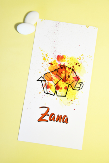 Geboortekaartje Zana (2021) - stoer en kleurrijk handgeschilderd geboortekaartje met een origami olifantje. Met liefde en op maat gemaakt.